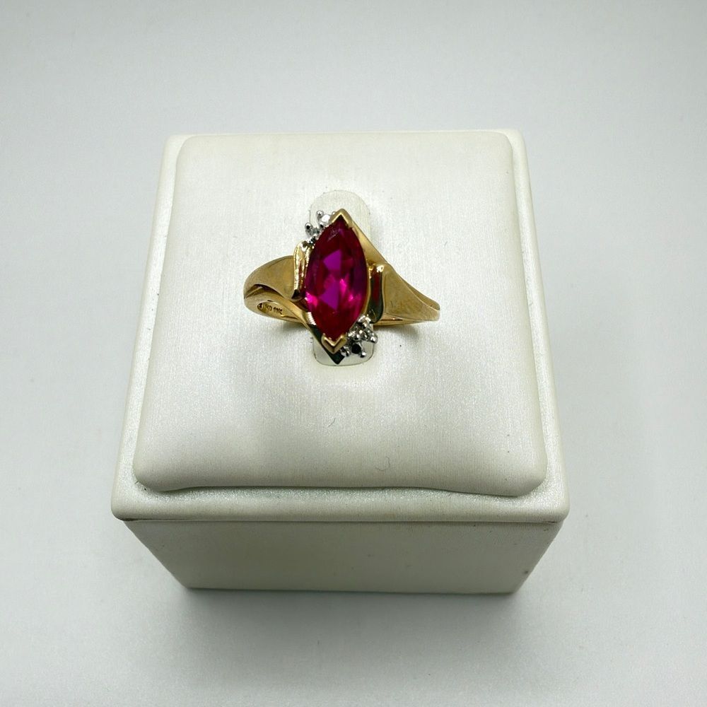 Vintage 10kt yellow gold, 10x5mm marquise Syn. Ruby with accent diamond ring!